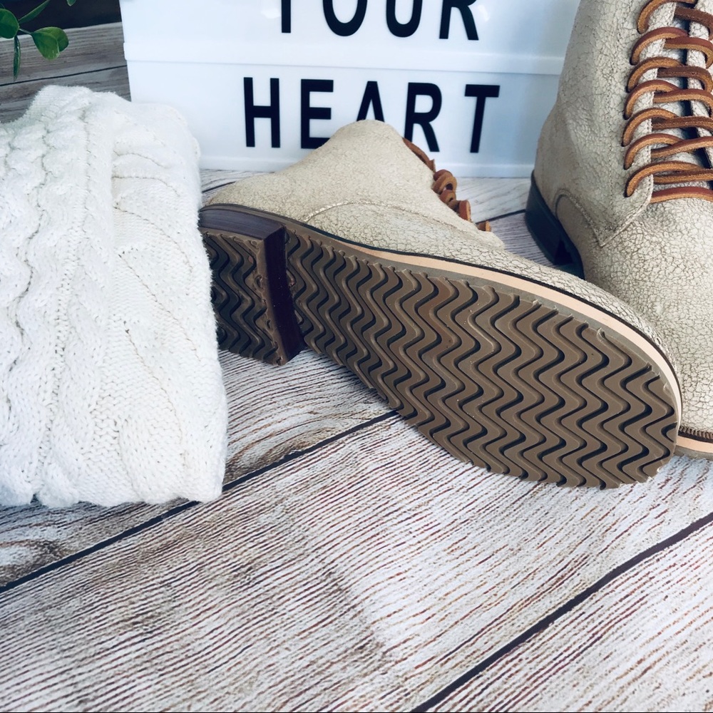 Anthropologie Gee Wawa Kenya Low Lace Up Fall Boot - Picture 7 of 8